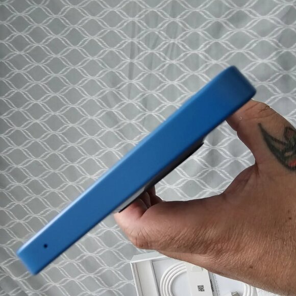 Nothing Phone 3A Pro Unlocked, 256GB, 12GB RAM, BLUE, A059P - Picture 5 of 7